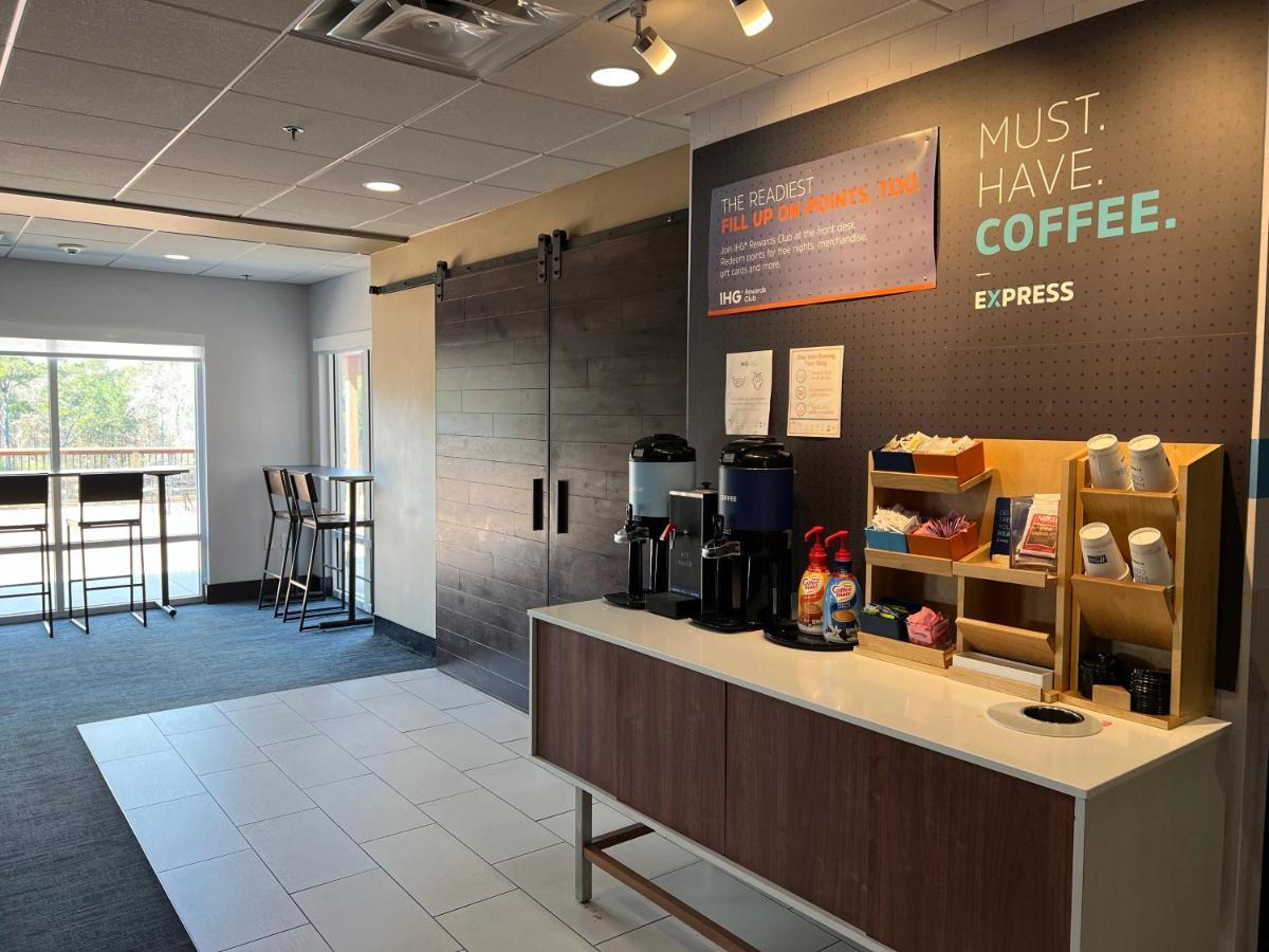 Holiday Inn Express Hotel & Suites Atlanta Airport West - Camp Creek By Ihg Екстериор снимка